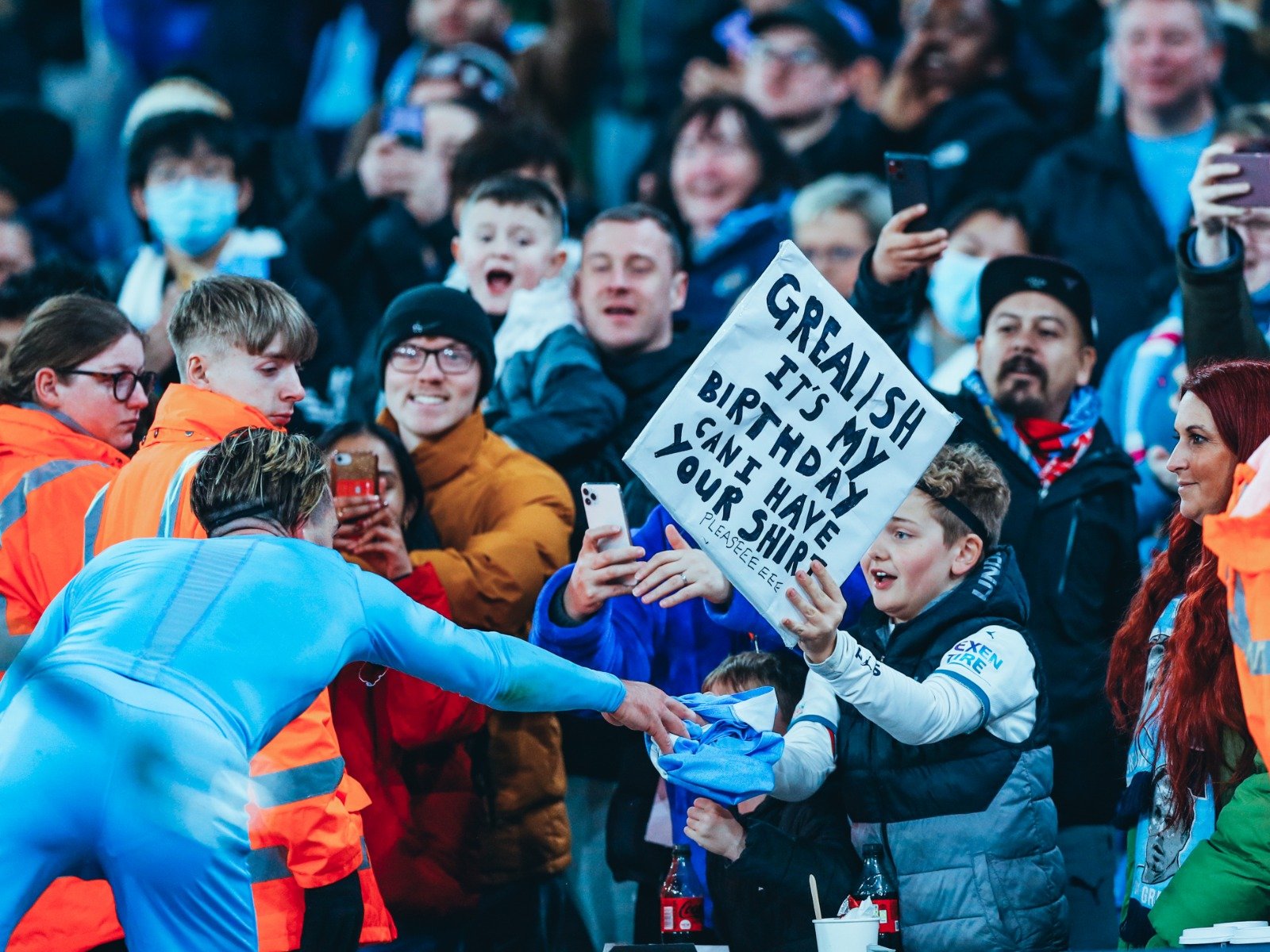 眼神里透出 眼神里透出